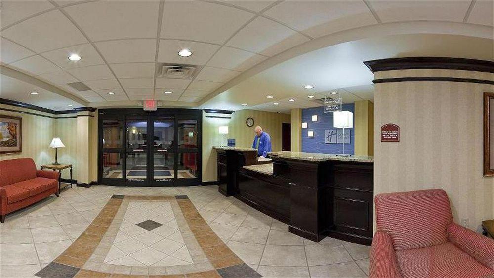 Holiday Inn Express Vincennes Ngoại thất bức ảnh